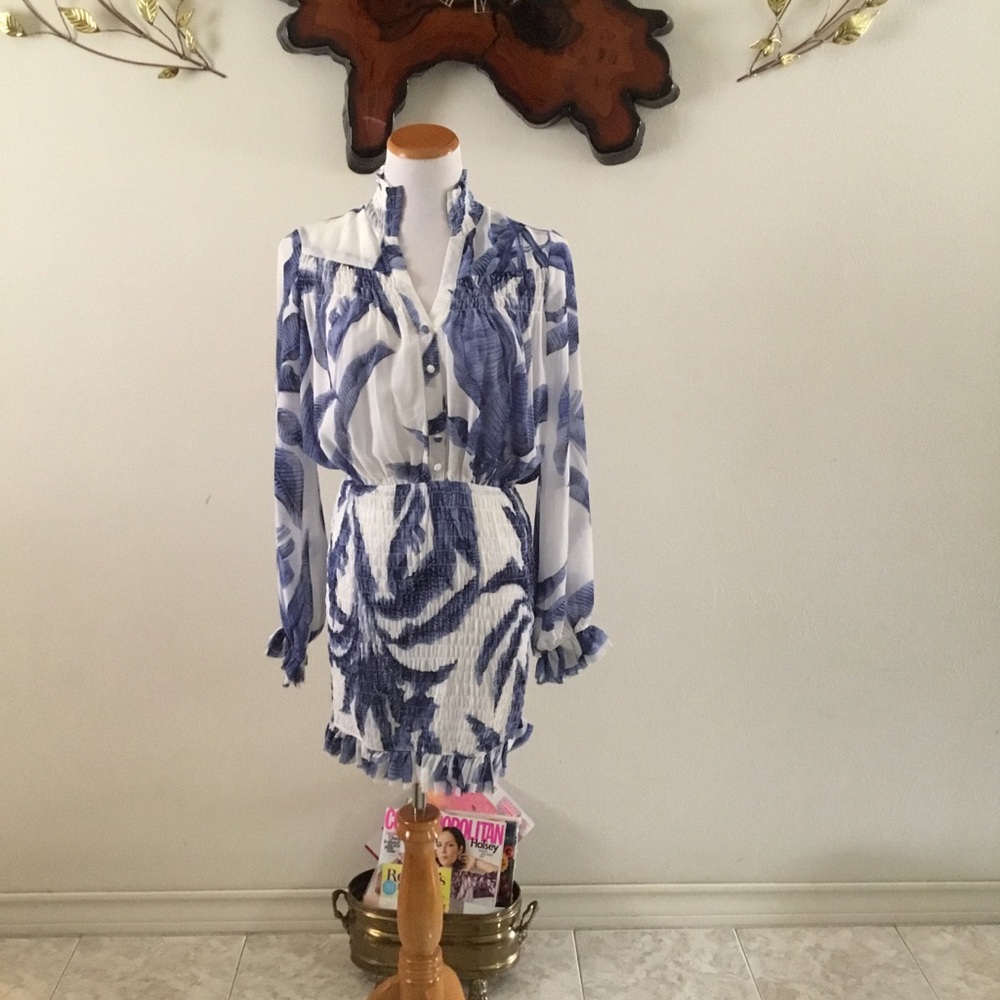 HP- LUXXEL BLUE&WHITE PRINT DRESS/LINED SHEER FULL SLEEVES/RUCHED BOTTOM/SZ S